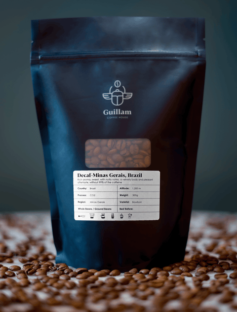 Decaf minas gerais Specialty Coffee beans from guillam in a dark blue package.